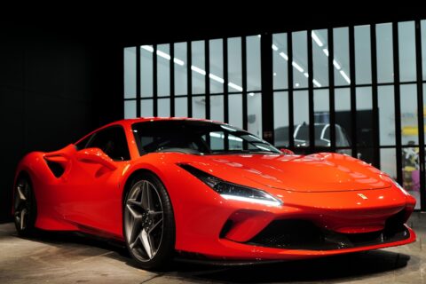 大阪　高価買取　フェラーリ F8トリブート