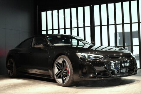 名古屋　高価買取　アウディRS e-tron GT 4WD